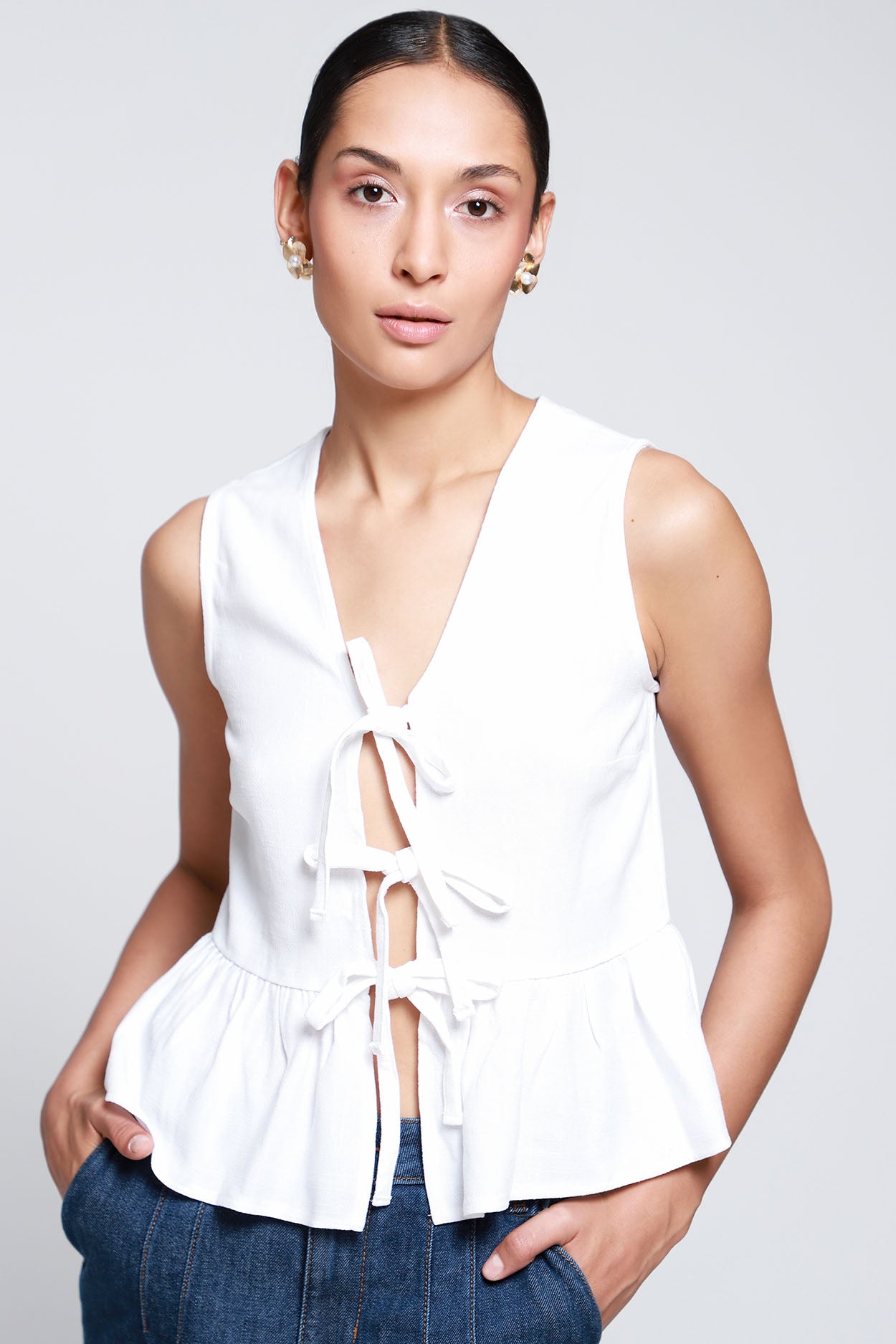 Blusa Sin Manga Fluida Con Lazos – LOB