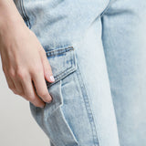 Jeans Straight Fit Bolsillos Utilitarios