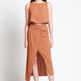 Falda Midi Cruzada Con Hebilla Carey