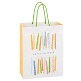 Bolsa de regalo mediana con velas de cumpleaños, 9.6"