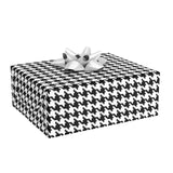 Papel de regalo con patrón de pata de gallo en blanco y negro, 25 pies cuadrados.